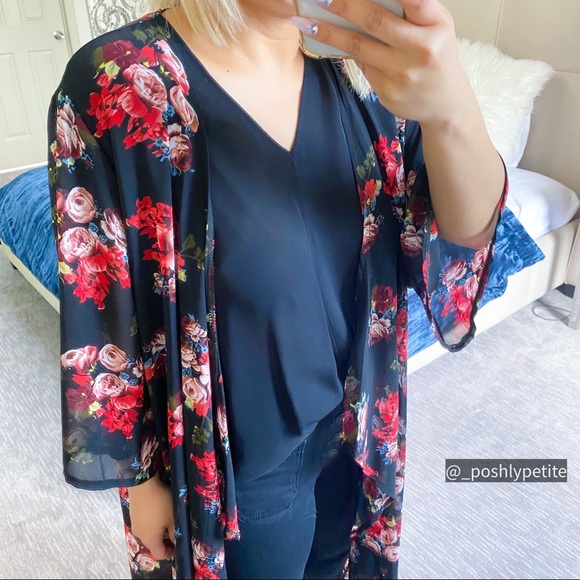 Red flower detail bell sleeve cover up maxi kimono duster - Picture 8 of 10